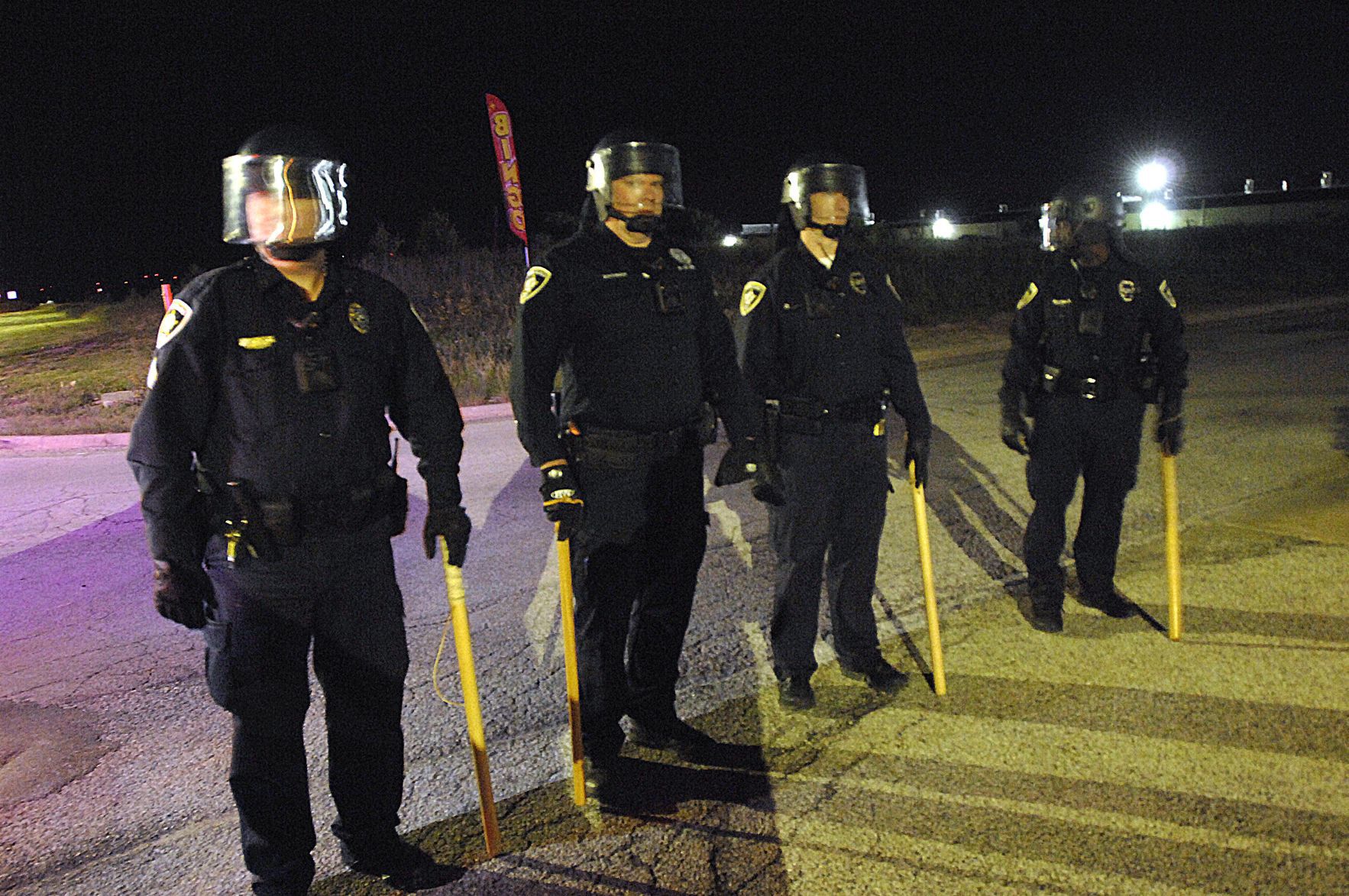 060220-blm-loc-9looters